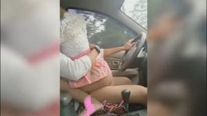 Baju Adat Bali Main Di Mobil