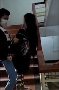 Edan ML di Tangga Kampus