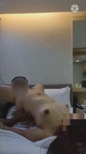 Enak Sekali Jilatin Vaginanya