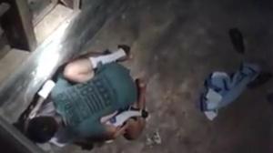 Intip ABG SMA Mesum di Rumah Kosong