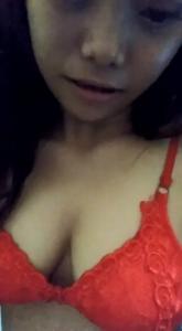 Janda Bh Orange Pamer Memek Mulus Dan Toge