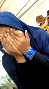 Jilbab Biru Malu Malu