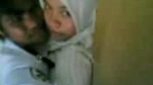 Jilbab Penjaga Pos Bahasa Jawa