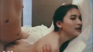 Melayani Tamu Karoke