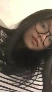 Scandal Juara Master Chef 2 Kacamata Baju Hitam