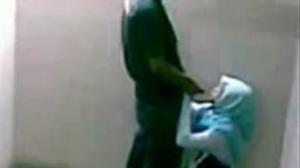 Bercumbu di Parkiran Mall