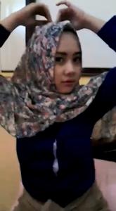 Tante Sosialita Jilbab Selingkuh Baju Biru
